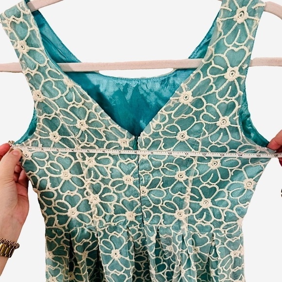Francesca's Whisper Mini Dress White Floral Lace Overlay Mint Teal Lining Small - Picture 7 of 11
